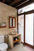 Louto Dmell Guesthouse & Villa