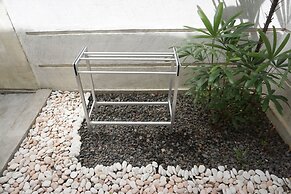 Louto Dmell Guesthouse & Villa