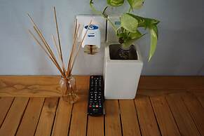 Louto Dmell Guesthouse & Villa