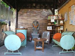 Louto Dmell Guesthouse & Villa