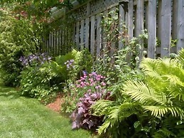 Antique Slumber Old Town Bed & Breakfast