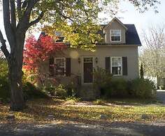 Antique Slumber Old Town Bed & Breakfast