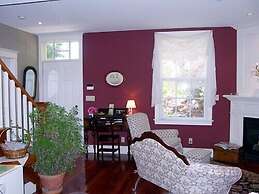 Antique Slumber Old Town Bed & Breakfast