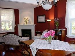 Antique Slumber Old Town Bed & Breakfast