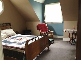 Antique Slumber Old Town Bed & Breakfast