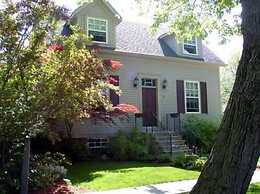 Antique Slumber Old Town Bed & Breakfast