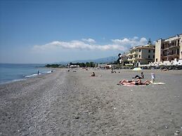 Comeinsicily - Rocce Nere