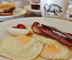 King Hill Inn & Kitchen