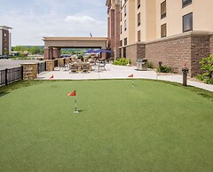 Hampton Inn & Suites Pittsburgh/Harmarville