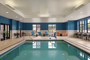Hampton Inn & Suites Pittsburgh/Harmarville