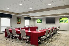 Hampton Inn & Suites Pittsburgh/Harmarville