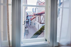 Three Crowns Residents