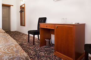 Three Crowns Residents