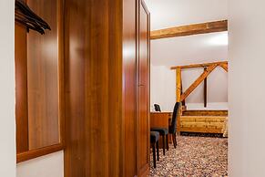 Three Crowns Residents