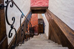 Three Crowns Residents