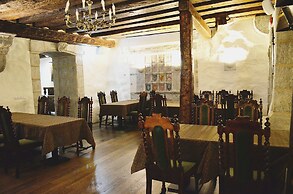 Three Crowns Residents