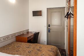 Three Crowns Residents