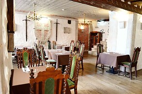 Three Crowns Residents