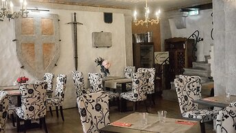 Three Crowns Residents