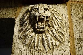 Three Crowns Residents