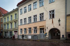 Three Crowns Residents