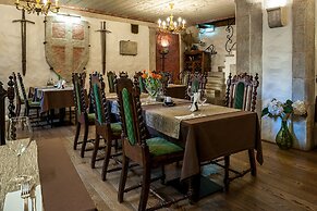 Three Crowns Residents