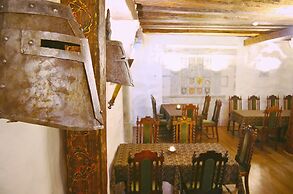 Three Crowns Residents