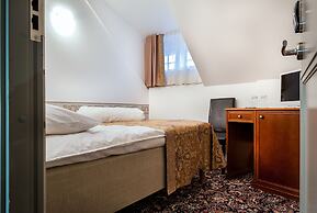 Three Crowns Residents