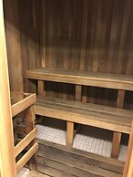 TOSuites - Signatures on Bloor