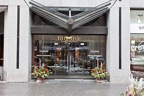 TOSuites - Signatures on Bloor