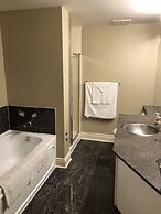 TOSuites - Signatures on Bloor