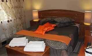 Tshimologo Farm Guest House