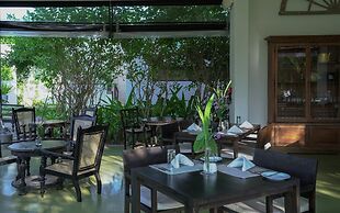 Calamansi Cove Villas