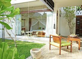 Calamansi Cove Villas