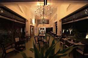 Calamansi Cove Villas