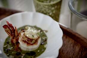 Calamansi Cove Villas