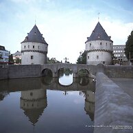 Hotel Restaurant Brasserie Ahoi, Kortrijk