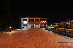 Mount Pleasant Inns & Apartment