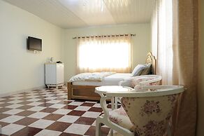 Mount Pleasant Inns & Apartment