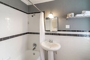 The Monte Vista Hotel