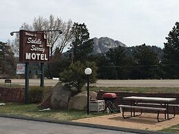 Saddle & Surrey Motel