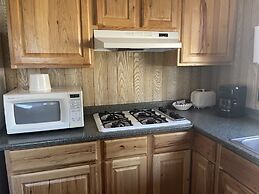 Saddle & Surrey Motel