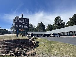 Saddle & Surrey Motel