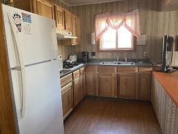 Saddle & Surrey Motel