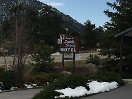 Saddle & Surrey Motel
