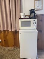 Saddle & Surrey Motel