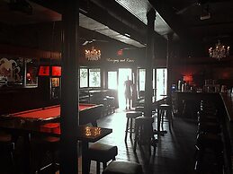 Royal Street Inn and R Bar