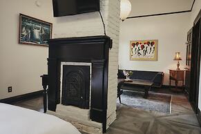 Royal Street Inn and R Bar