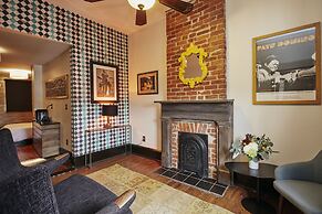 Royal Street Inn and R Bar