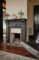 Royal Street Inn and R Bar